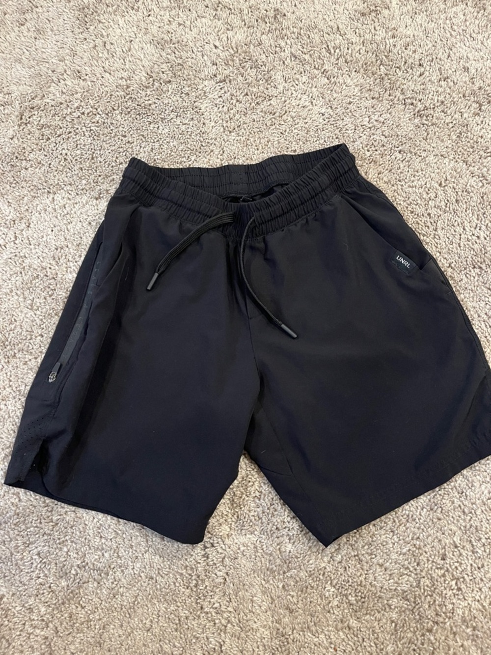 UNRL Youth Black Athletic Shorts Size Large
